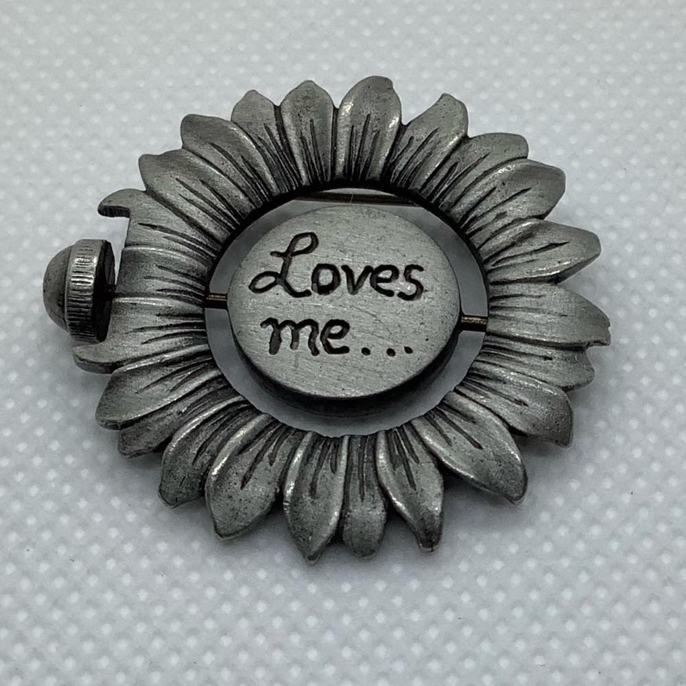 JJ Jonette Loves Me…Loves Me Not! Pin / Brooch